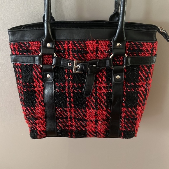 Croft and Barrow Plaid Red and Black Purse - Picture 2 of 6